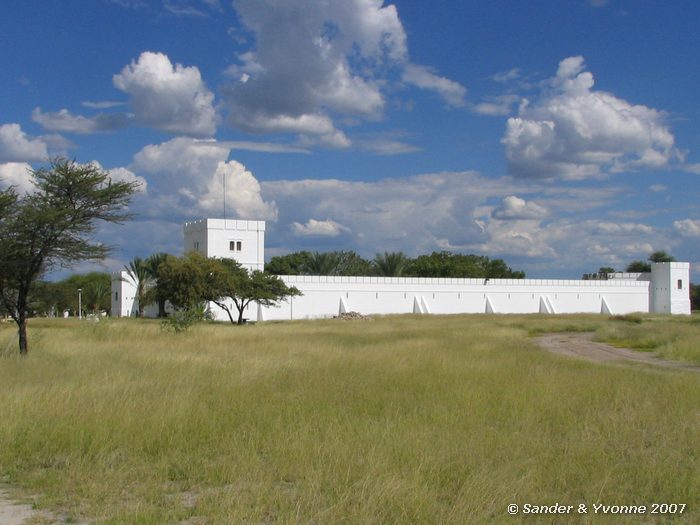 Het witte fort op de campsite