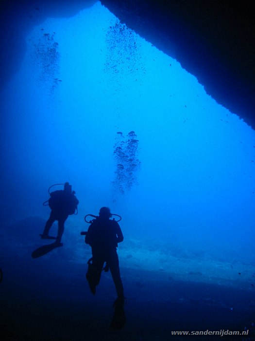 Exit of the cave, Billinghurst Cave, Gozo-Malta, juni 2004