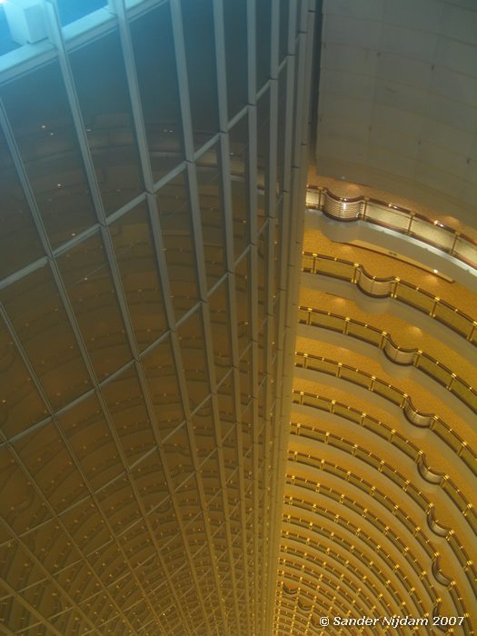Het atrium van het hotel in de Jinmao toren, Shanghai