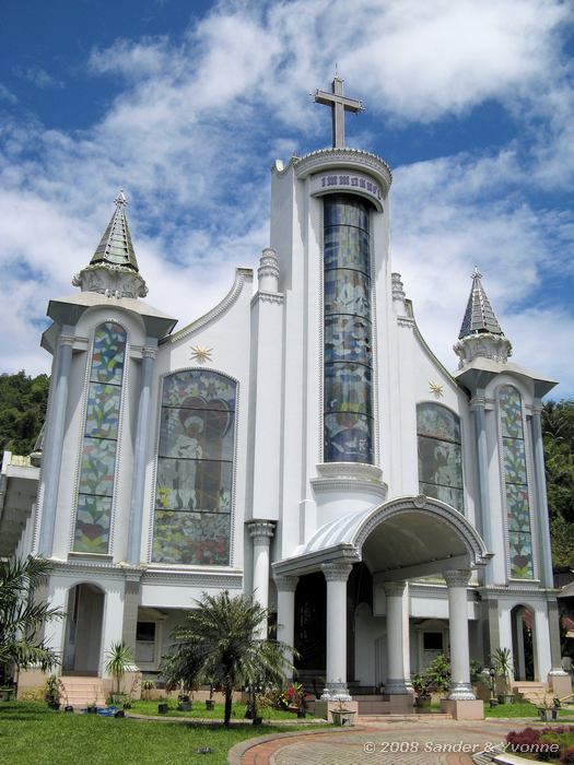 Kerk, In Noord-Sulawesi zijn bijna meer kerken dan huizen.