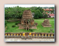 Oude stupa en boedhas