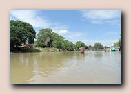 Longtailboot op rivier