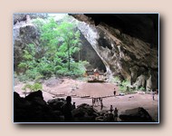 Phraya Nakhon grot