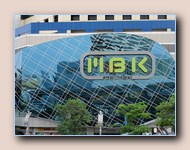 MBK met skytrain