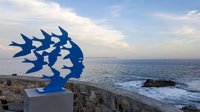 Kunstwerk aan de kust