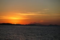 Zonsondergang boven de eilanden