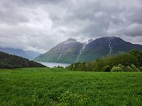 Bergen boven de fjord